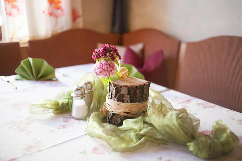 אברמאנשטאדט Hotel Brauereigasthof Schwanenbraeu מראה חיצוני תמונה